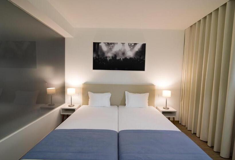 سوییت, Porto Coliseum