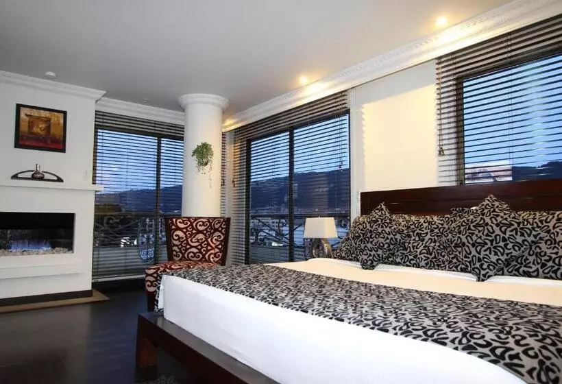 سوییت لوکس, Suites 108