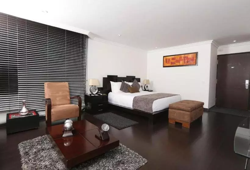 سوییت جونیور, Suites 108