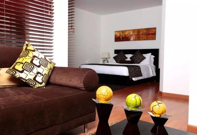 سوییت جونیور, Suites 108