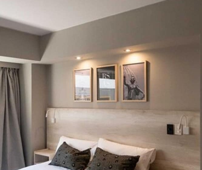 اتاق سوپریور, Up America Plaza