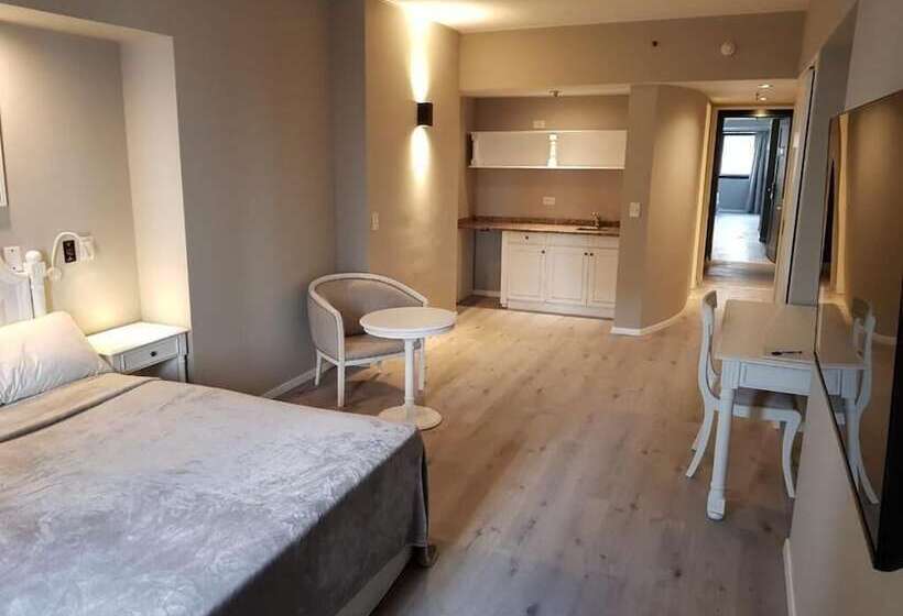 اتاق سوپریور, Up America Plaza