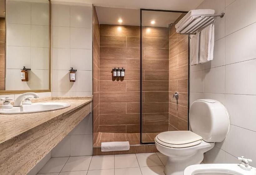 اتاق استاندارد, Up America Plaza