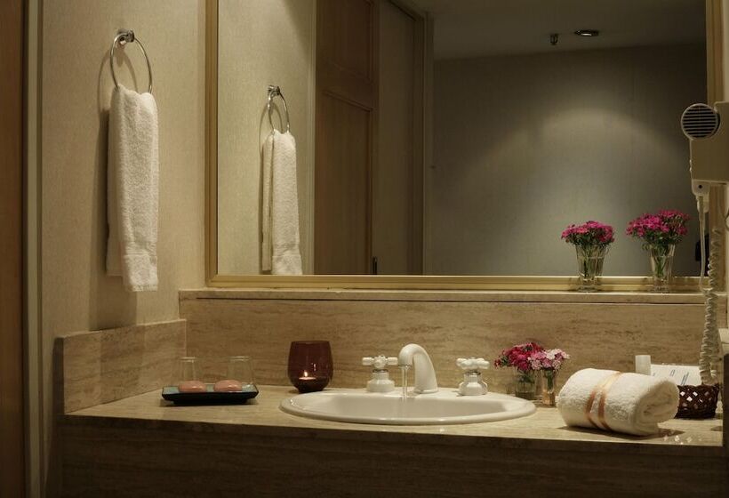 اتاق استاندارد, Up America Plaza