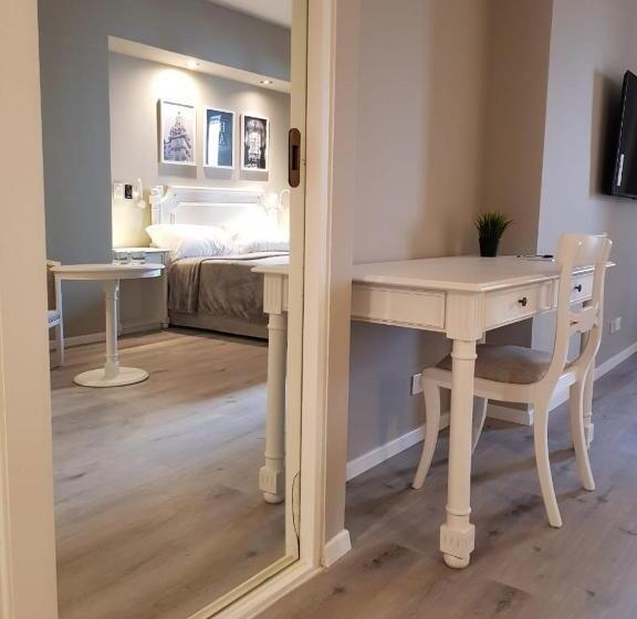 اتاق سوپریور, Up America Plaza