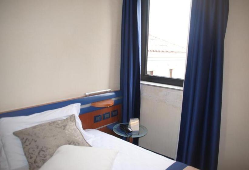 غرفة قياسية فردية, Villa Giulietta