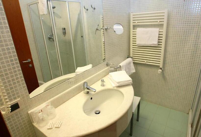 غرفة قياسية, Villa Giulietta