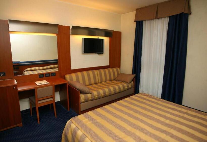 غرفة قياسية ثلاثية, Villa Giulietta