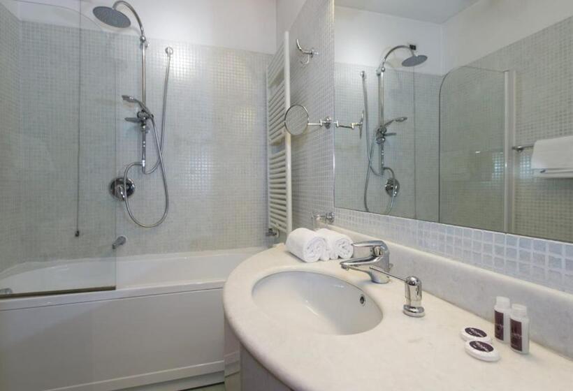 غرفة قياسية ثلاثية, Villa Giulietta