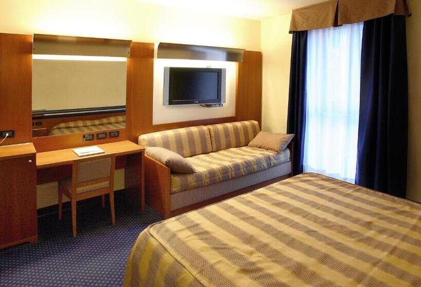 غرفة قياسية ثلاثية, Villa Giulietta