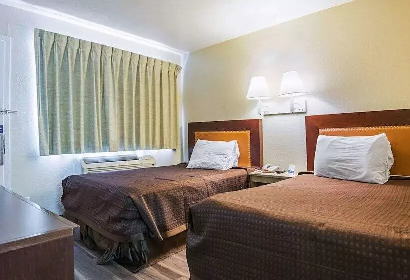 ２ダブルベッドのスタンダードルーム, Rodeway Inn Kissimmee Maingate West   Free Theme Park Shuttle