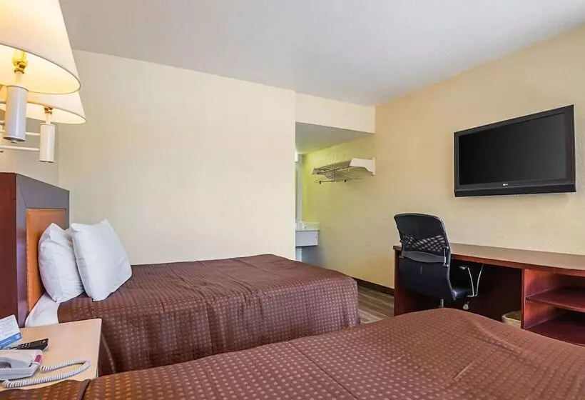 ２ダブルベッドのスタンダードルーム, Rodeway Inn Kissimmee Maingate West   Free Theme Park Shuttle