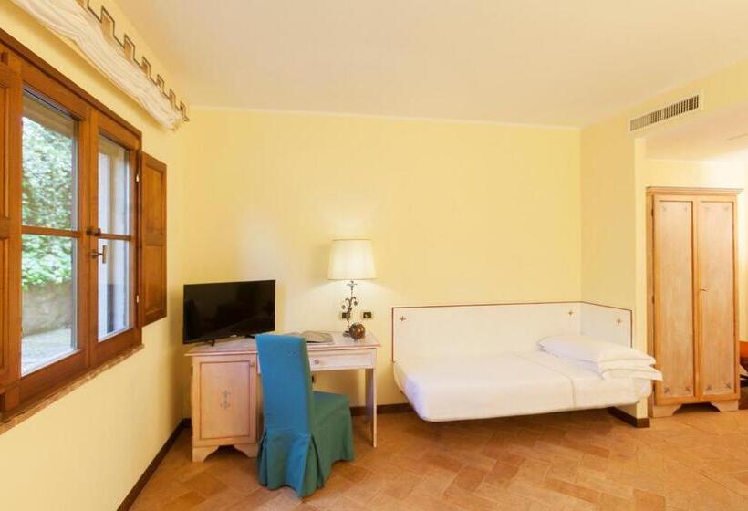 Номер Стандарт Трехместный, Sovana Hotel & Resort