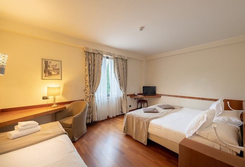 Семейный Номер, Valle Di Assisi Hotel & Spa