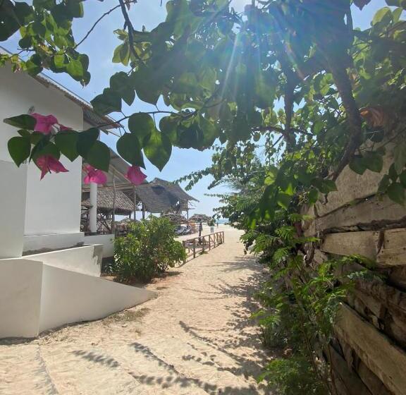 标准间带阳台, Ndiro Beach House Kendwa
