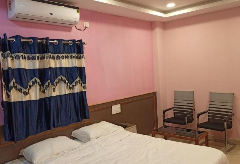 חדר דלוקס, Aarthi Residency