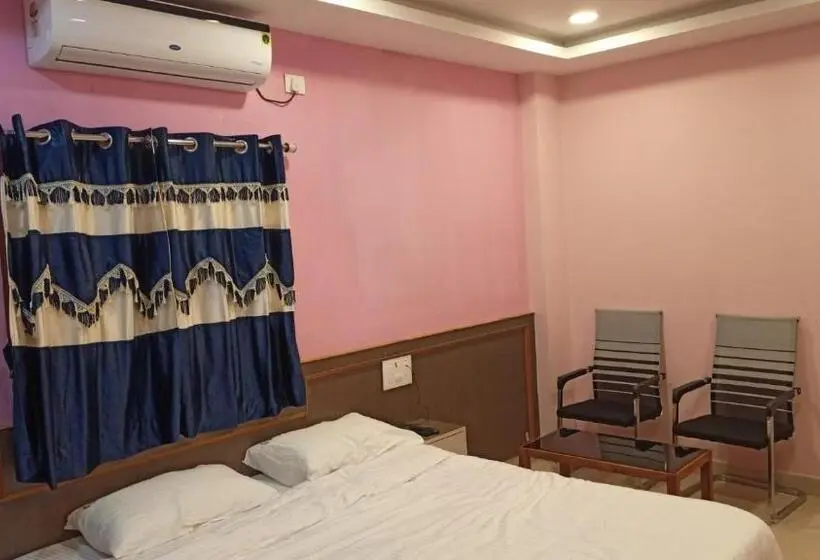 デラックスルーム, Aarthi Residency