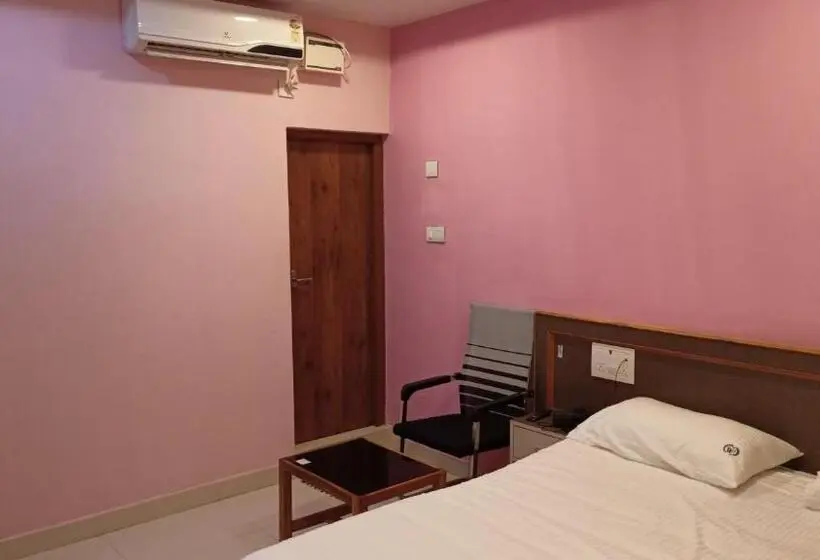 デラックスルーム, Aarthi Residency