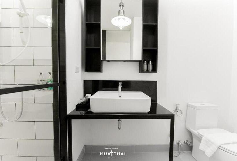 스탠다드 룸 풀장 전망, Marina House Muaythai Taiad Phuket