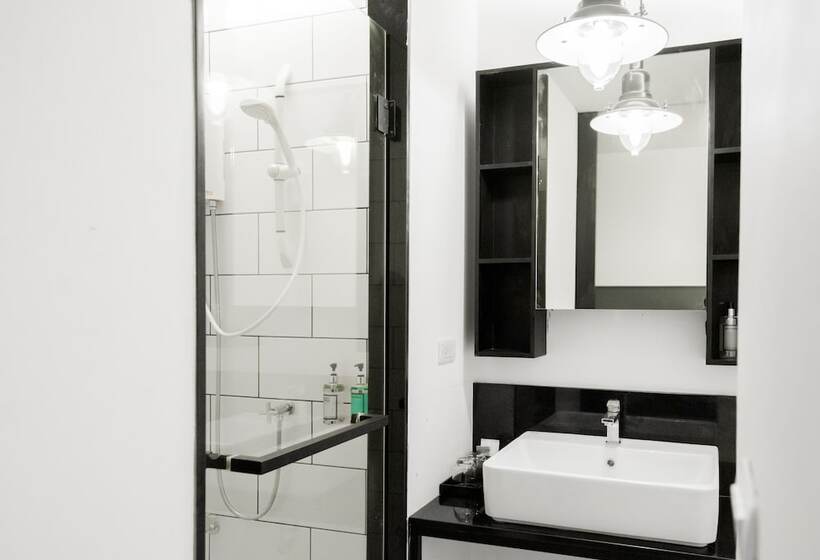 스탠다드 룸 풀장 전망, Marina House Muaythai Taiad Phuket