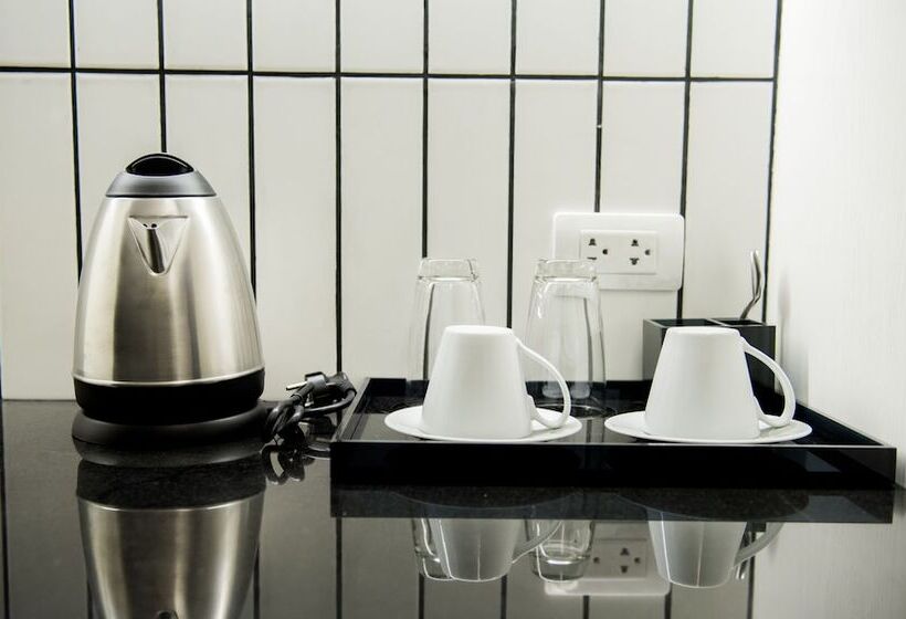 스탠다드 룸 풀장 전망, Marina House Muaythai Taiad Phuket