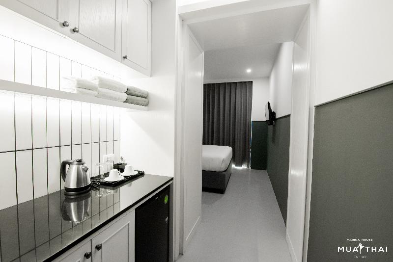 스탠다드 룸 풀장 전망, Marina House Muaythai Taiad Phuket