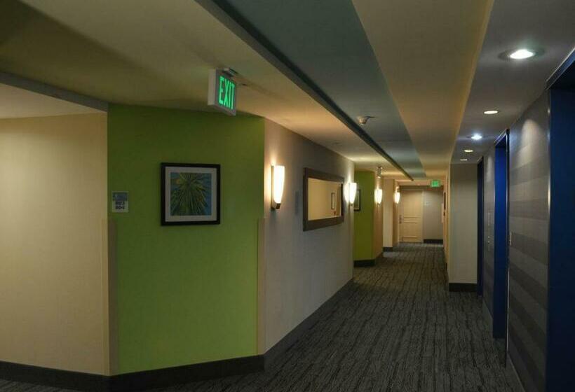 غرفة عائلية مطلّة علي البحر, Luxury 2 Beds 2 Bath Ocean Front Condo