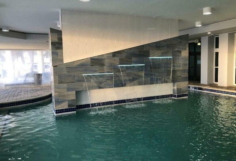 غرفة عائلية مطلّة علي البحر, Luxury 2 Beds 2 Bath Ocean Front Condo