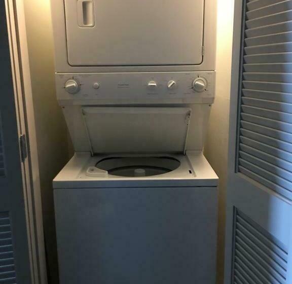 غرفة عائلية مطلّة علي البحر, Luxury 2 Beds 2 Bath Ocean Front Condo