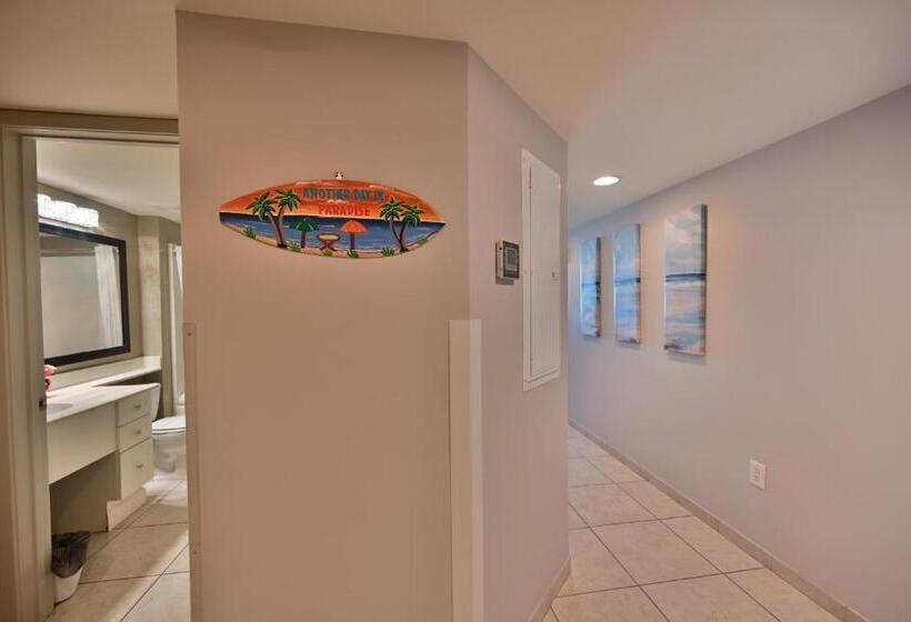 غرفة عائلية مطلّة علي البحر, Luxury 2 Beds 2 Bath Ocean Front Condo