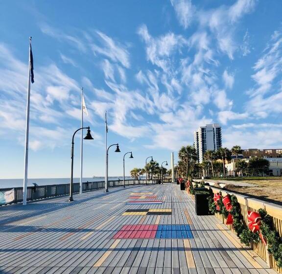 غرفة عائلية مطلّة علي البحر, Luxury 2 Beds 2 Bath Ocean Front Condo