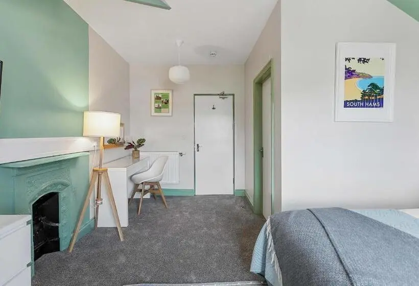 اتاق لوکس با تخت بزرگ, Park View R & R   Adult Only   Self Catering   Free Parking   Ev Point