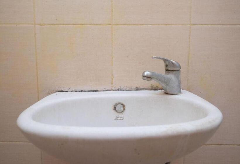 Номер Стандарт, Reddoorz Near Pakuwon Mall Solo Baru