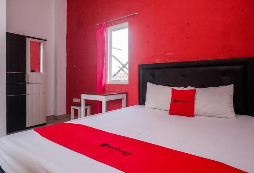 Номер Стандарт, Reddoorz Near Pakuwon Mall Solo Baru