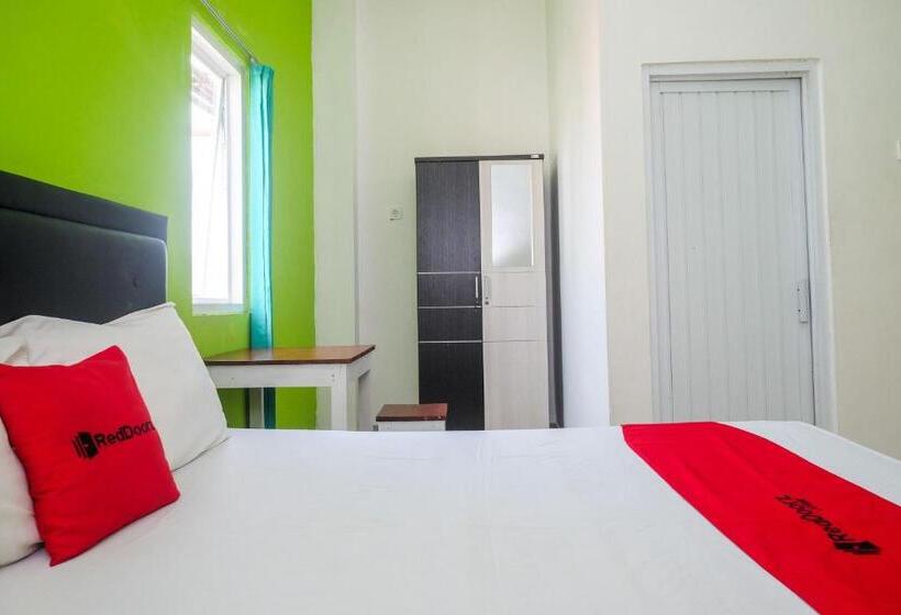 Номер Стандарт, Reddoorz Near Pakuwon Mall Solo Baru