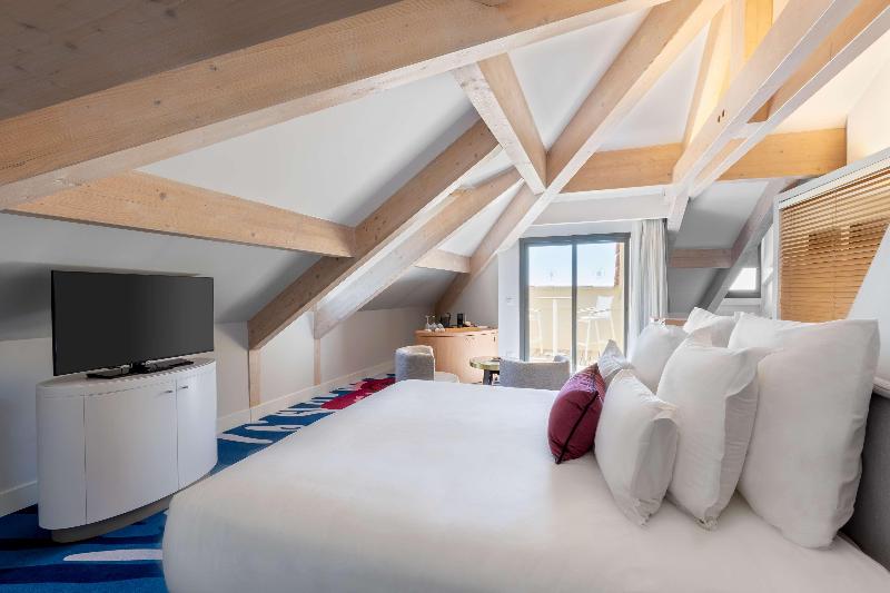 סוויטת ג'וניור נוף לים, Eden Rose Grand Hotel Bw Premier Collection