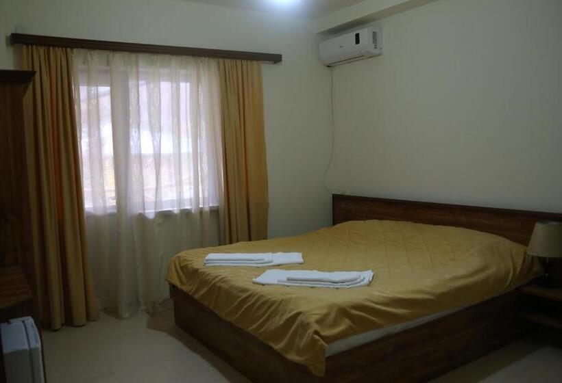 غرفة كلاسيكية مع بلكونة, Lucytour