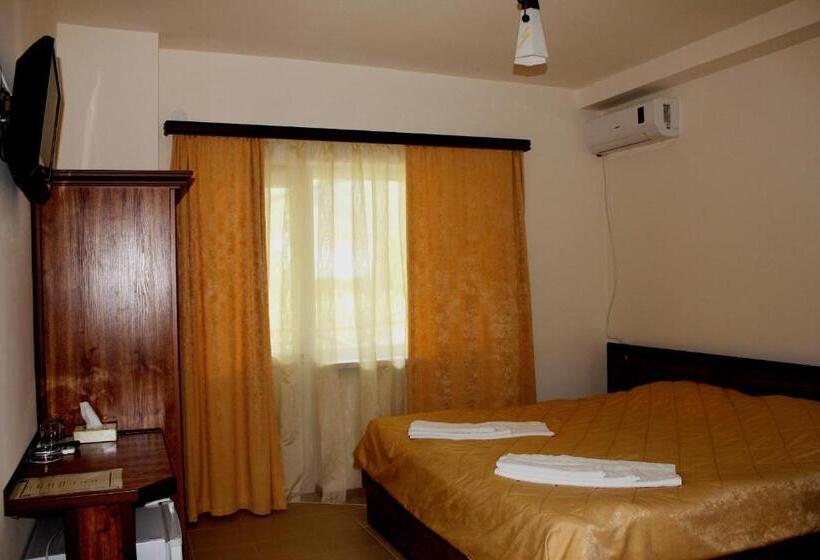 Classic room with balcony, Lucytour