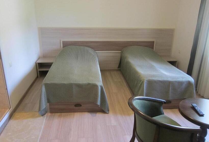 デラックスルーム, Lucytour