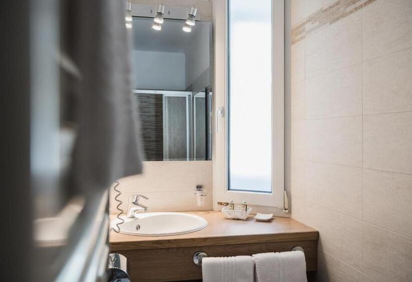 经济房, Monte Cherz