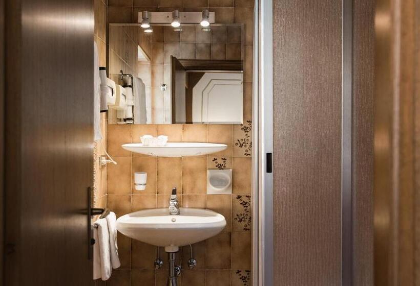 高级大房间, Monte Cherz