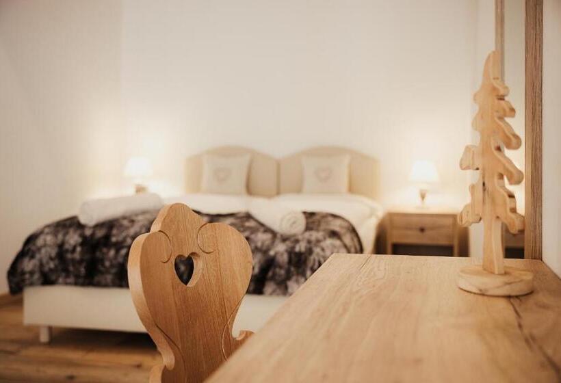 家庭间, Monte Cherz