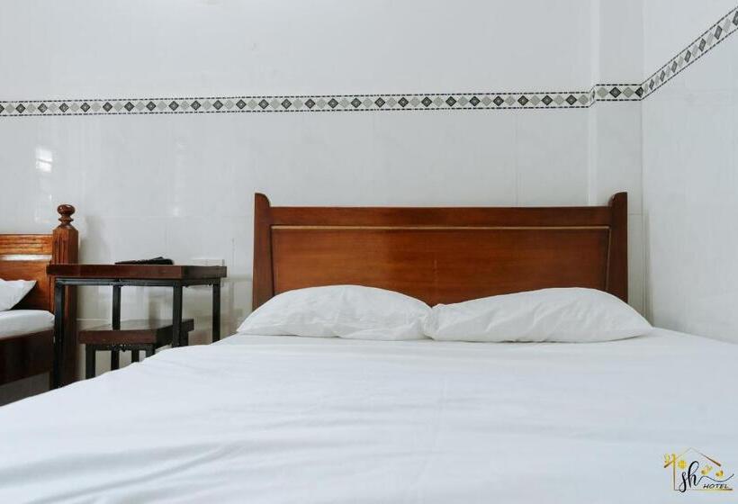 اتاق استاندارد سه نفره, Sh