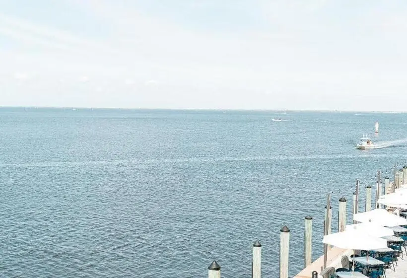 Sviitti Parveke, The Suites At Fishermen S Village 2 Bedroom Suites