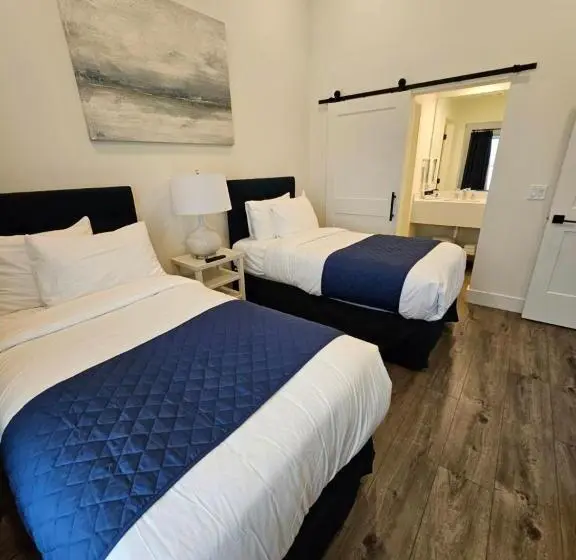 Perhesviitti, The Suites At Fishermen S Village 2 Bedroom Suites