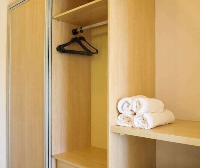 חדר סטנדרט, Viras