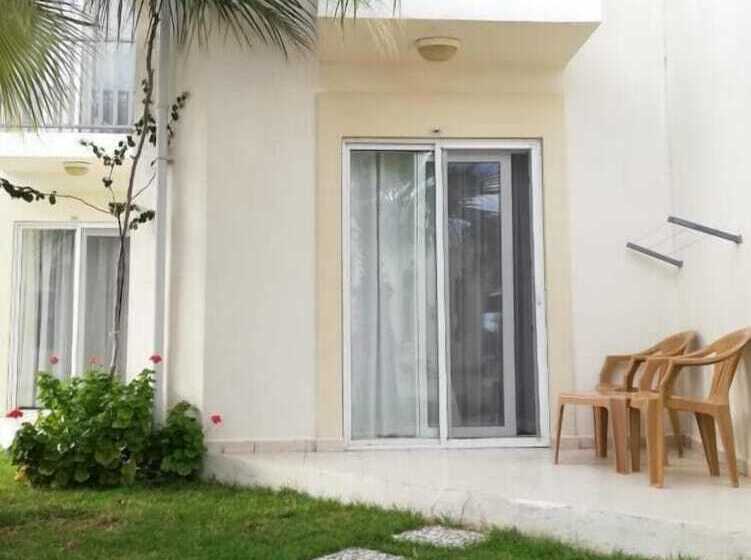 חדר סטנדרט לשלושה, Viras