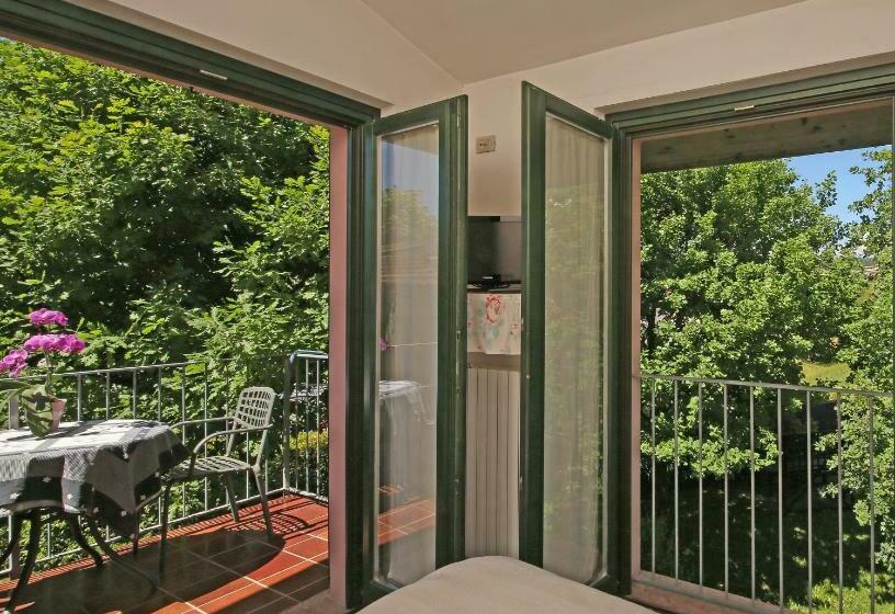 استودیوی استاندارد, Residence Il Melograno