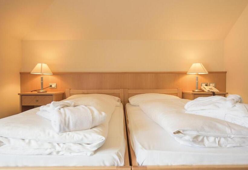 חדר סטנדרט לשלושה, Aktiv & Genusshotel Lodenwirt