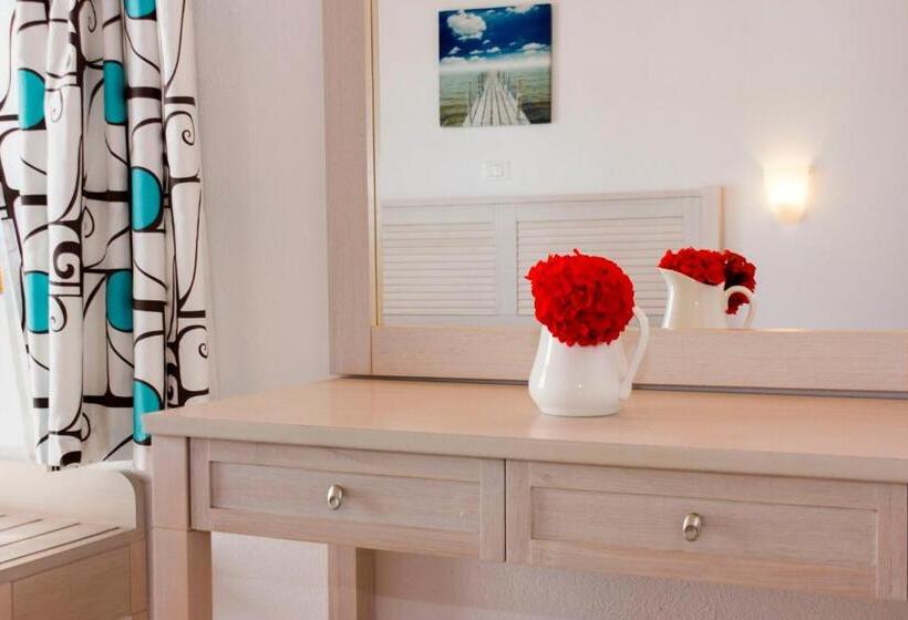 バルコニー付きスタンダードトリプルルーム, Cyclades Blue